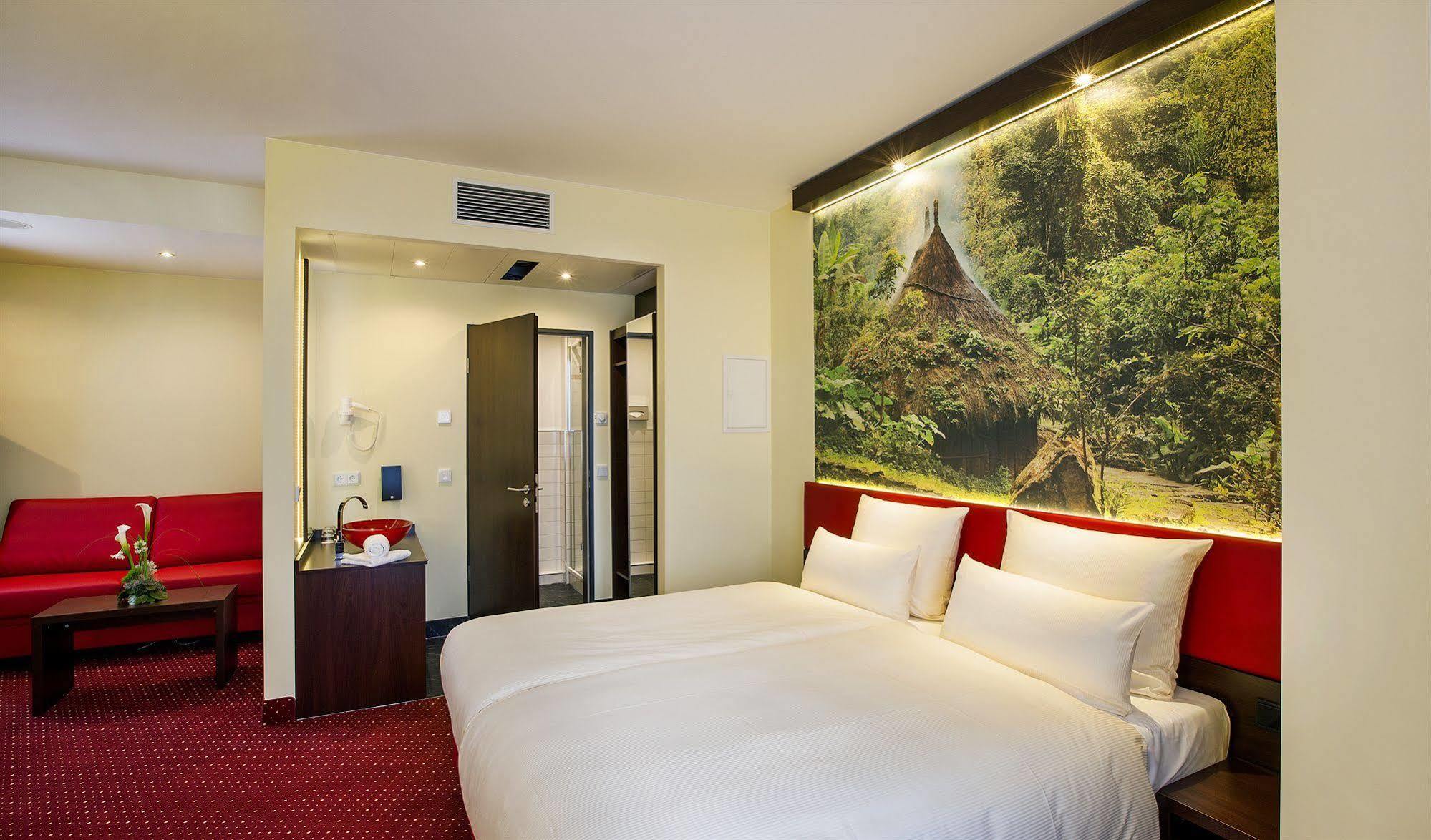Best Western Plus Plaza Kurfuerstendamm 4*